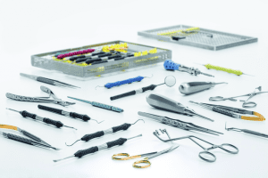 Kirurgiske instrumenter fra Aesculap. Foto.